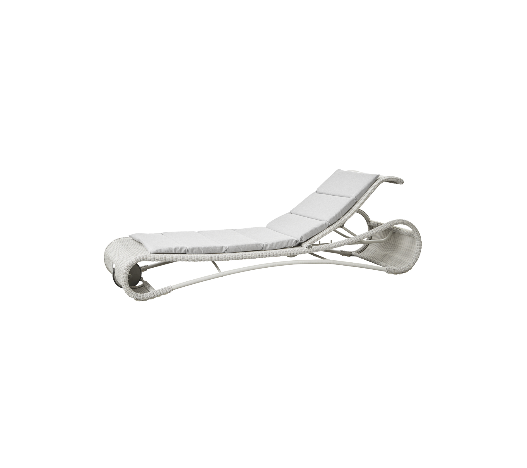 Stylish lounge chair with a sleek design and comfortable cushioning, perfect for relaxation and leisure.
