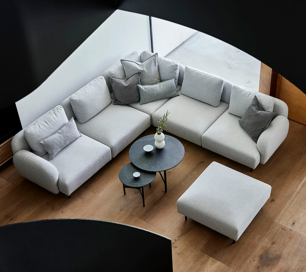 Aura 3-seater sofa with low armrest (4)